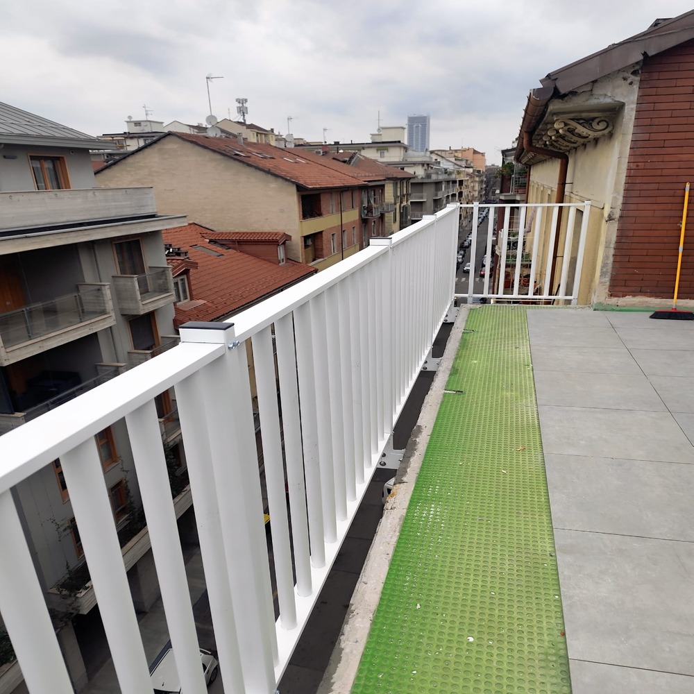 ringhiera-bianca-1 ringhiera-bianca-1
