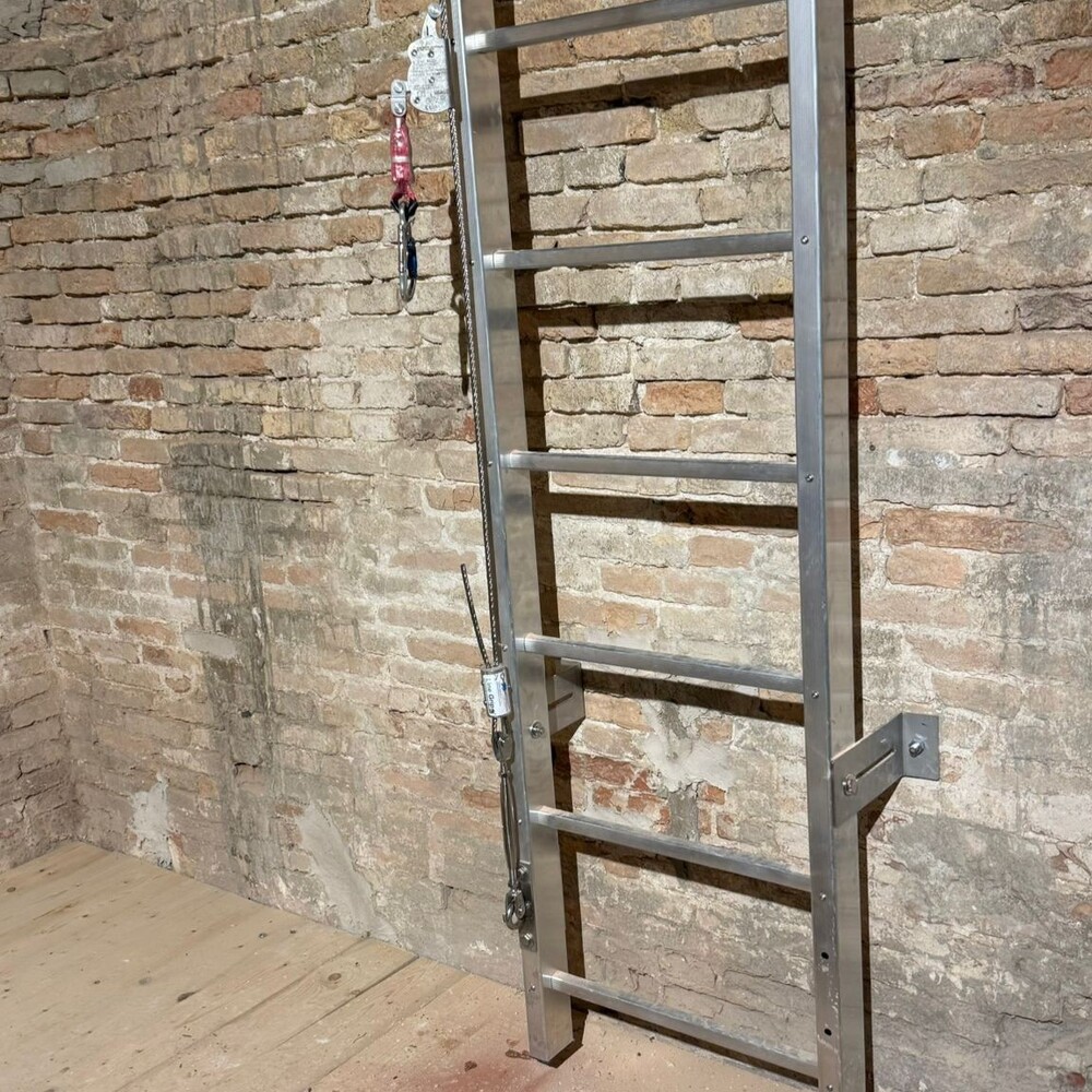 scala-a-piolo-tisato-1000x1000-3 scala-a-piolo-tisato-1000x1000-3